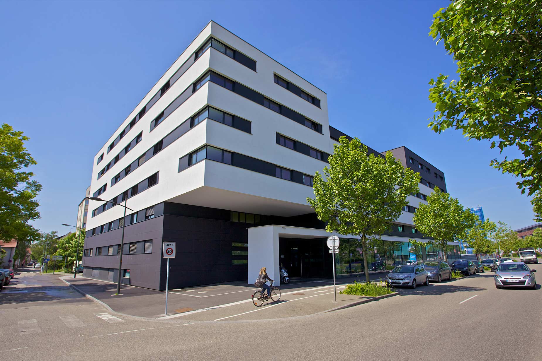 Facade côté avenue du Rhin Facade côté avenue du Rhin